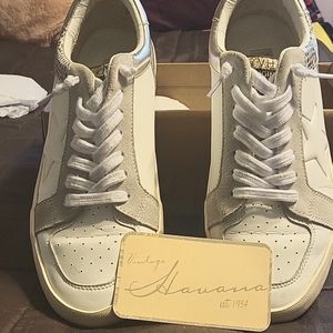 VINTAGE HAVANA SNEAKERS LIKE NEW sneakers bag included.Small spot on the toe.